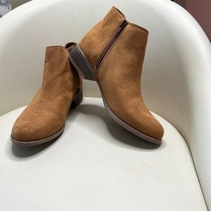 Girls Size 4. New without tags